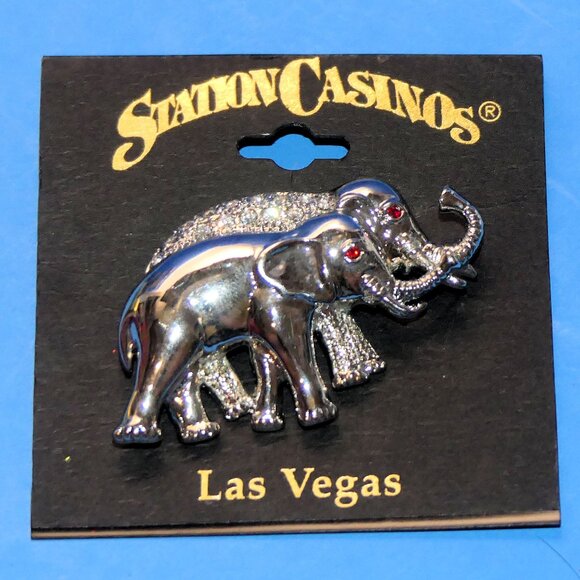 Vintage STATION CASINOS Las Vegas Elephant Brooch Pin Rhinestones Silver Tone - Picture 1 of 5